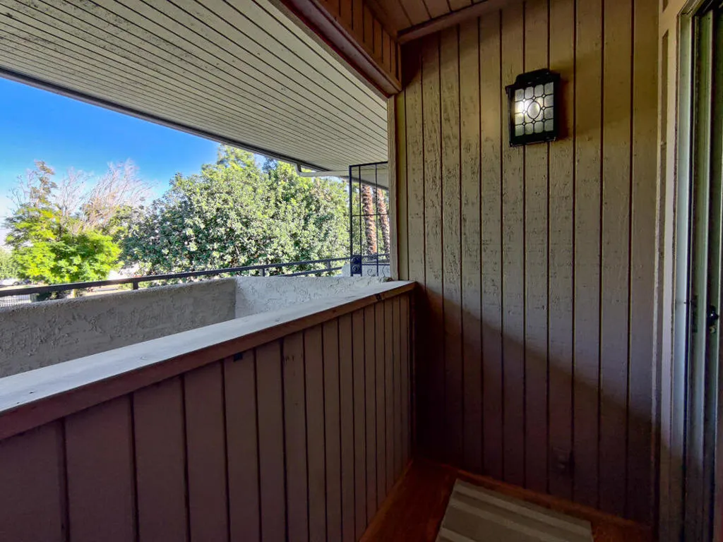 2825 N Los Felices Road 209, Palm Springs, California 92262 home-pic-9